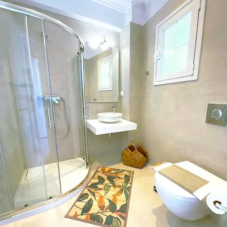 Apartamento Beachfront 2-bed Luxury - Agios Gordios Corfu Greece *